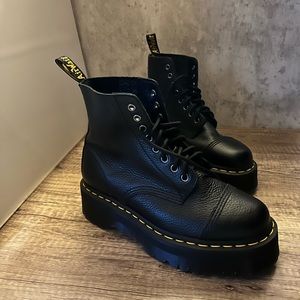 Dr Marten Sinclair Platform Boots US size 9 Pebbled Black